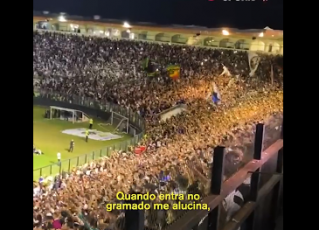 Torcida do Vasco celebra vitória com samba da Tijuca. Reprodução de vídeo