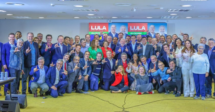 Lula se reúne com governadores e senadores. Foto: Ricardo Stuckert