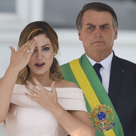 Michelle e Bolsonaro. Foto: Reprodução/Twitter/POPTime