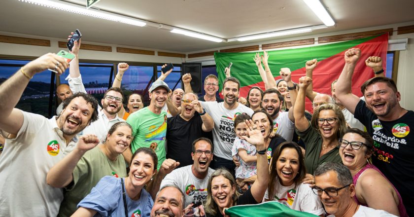 Eduardo Leite celebra vitória nas urnas. Foto: Mauricio Tonetto/Reprodução/Twitter/Gustavo Paim