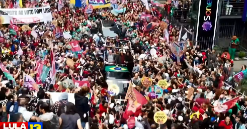 Lula encerra campanha ao lado de Haddad e França na Rua Augusta em SP. Reprodução de vídeo