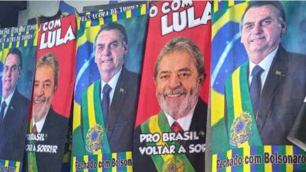 Toalhas com apoio a Lula e Bolsonaro. Foto: Reprodução/Vídeo/Facebook/TV Sulanca Caruaru