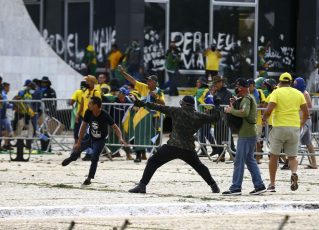 Terroristas bolsonaristas invadem Congresso, STF e Palácio do Planalto. Foto: Marcelo Camargo/Agência Brasil