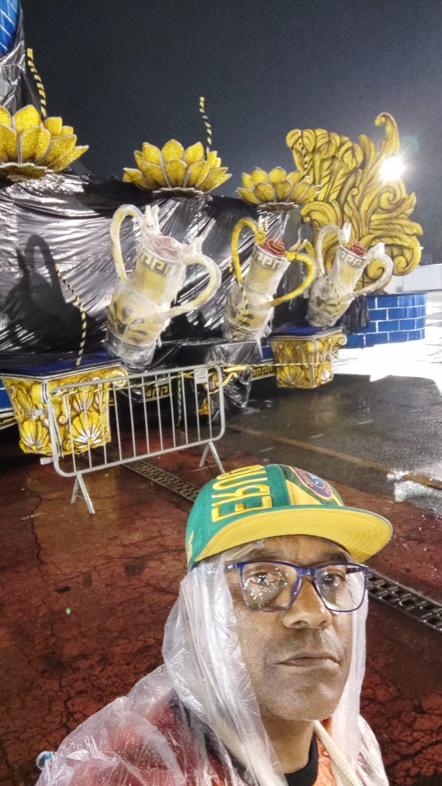 Clima de Carnaval em São Paulo: Anhembi já tem alegorias na concentração