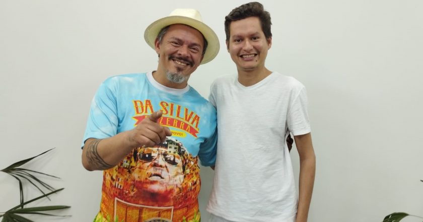 Dione Leite e Yago Duarte no barracão da Acadêmicos do Tucuruvi. Foto: Guilherme Queiroz/SRzd