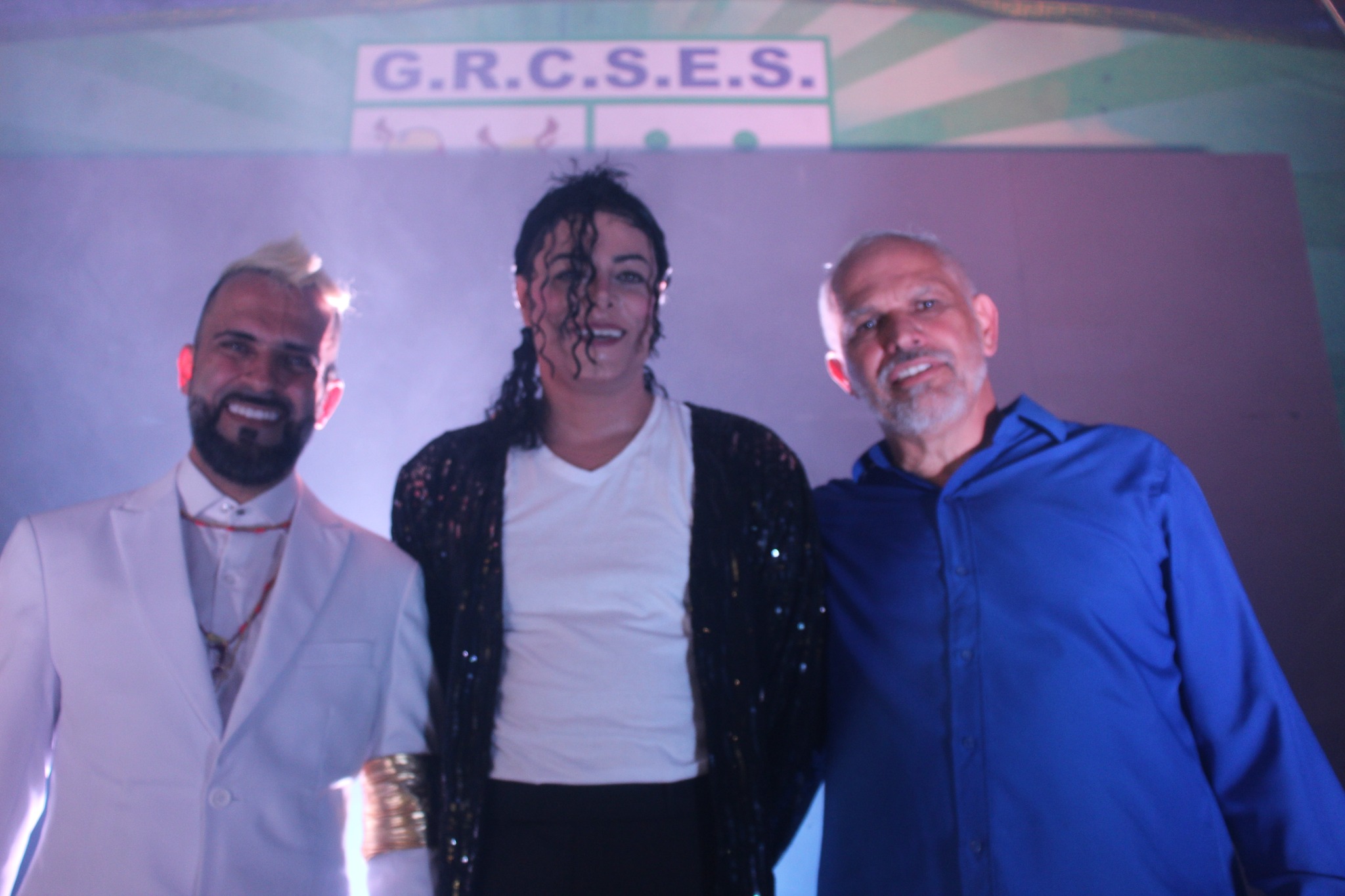 Cris Bara, Cover de Michael Jackson e Adilson José.. Foto: Reprodução/Facebook/Unidos de Vila Maria