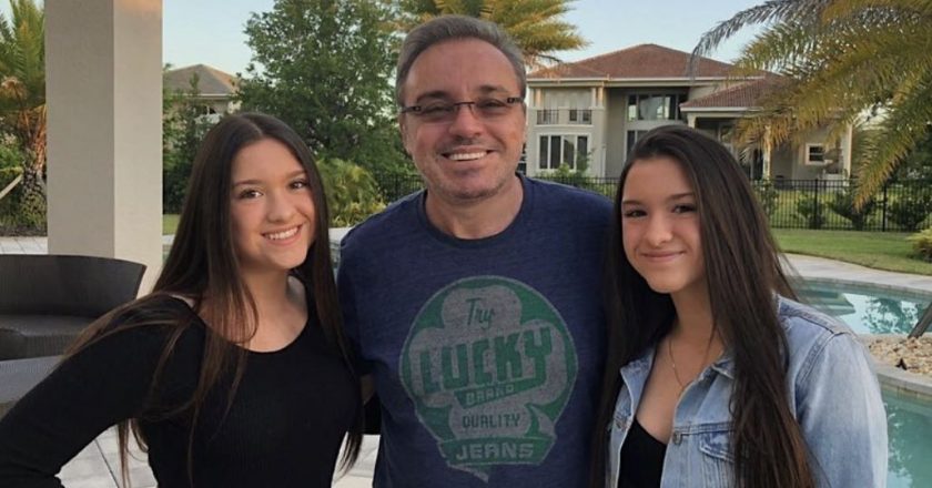 Gugu Liberato com as filhas, Marina e Sofia. Foto: Reprodução/Instagram