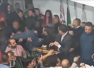 Audiência termina em pancadaria na Câmara de Taboão da Serra. Foto: Reprodução de TV