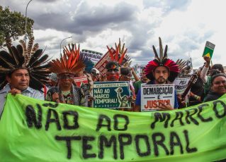 Manifestação de Indígenas contra o marco temporal, na Esplanada dos Ministérios. Foto: Antônio Cruz/Agência Brasil
