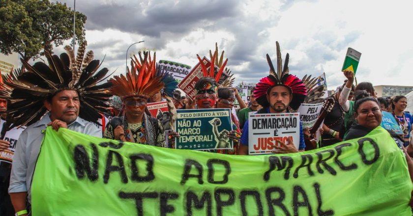 Manifestação de Indígenas contra o marco temporal, na Esplanada dos Ministérios. Foto: Antônio Cruz/Agência Brasil
