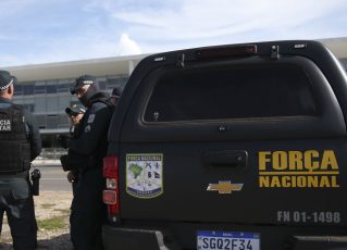Militares e Veículo da Força Nacional de Segurança Pública. Foto: José Cruz/Agência Brasil