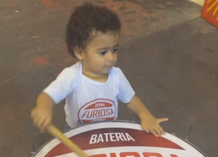 Viviane Araújo leva filho para conhecer quadra da Salgueiro. Foto: Reprodução de Vídeo/Instagram