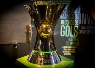 Troféu para o futuro campeão do Brasileirão 2023. Foto: Joilson Marconne/CBF