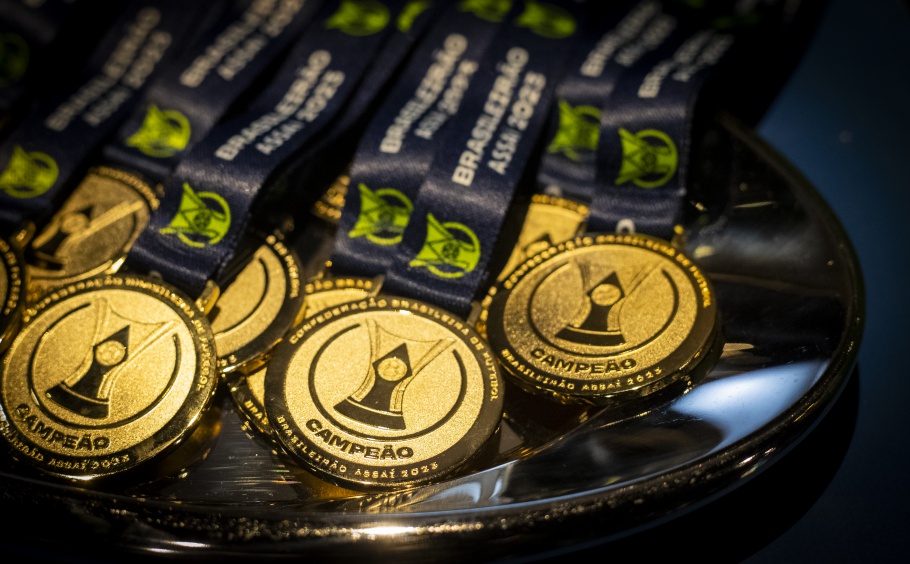 Medalhas para o futuro campeão do Brasileirão 2023. Foto: Joilson Marconne/CBF