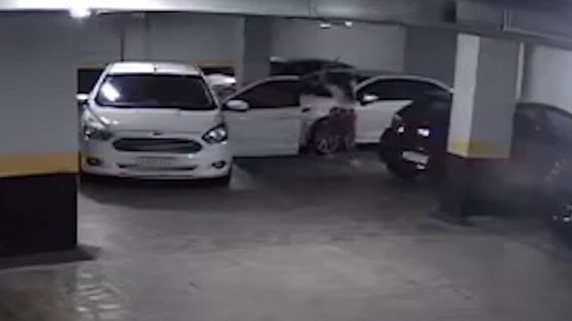 Ex-mulher é presa após invadir garagem e quebrar carro de ator da Globo. Foto: Reprodução de Vídeo