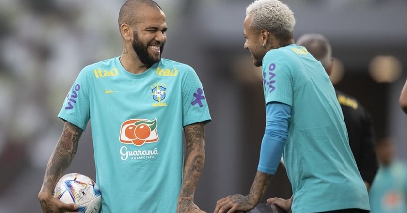 Daniel Alves e Neymar. Foto: Divulgação/CBF