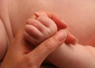 Mão de bebê. Foto: Pikist