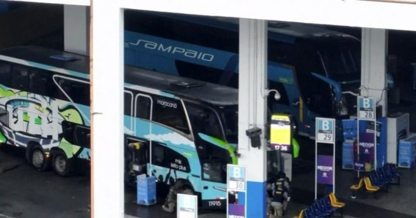 Ônibus é sequestrado no Rio. Foto: Reprodução de TV